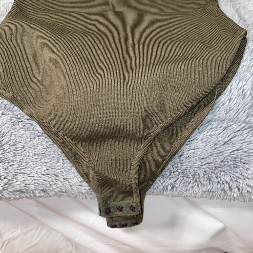 LF olive green bodysuit - Picture 2 of 3